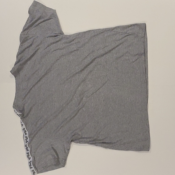3/$20 FILA Gray Logo Shoulder Trim T-shirt - Picture 5 of 6